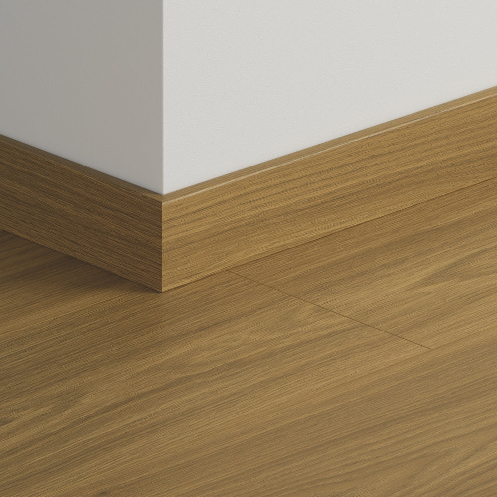 TopShots QSSK05796_QS_Laminate standard skirting_Installed_MAIN.jpg