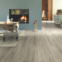 Interior Pictures IM1858_Interior01.jpg
