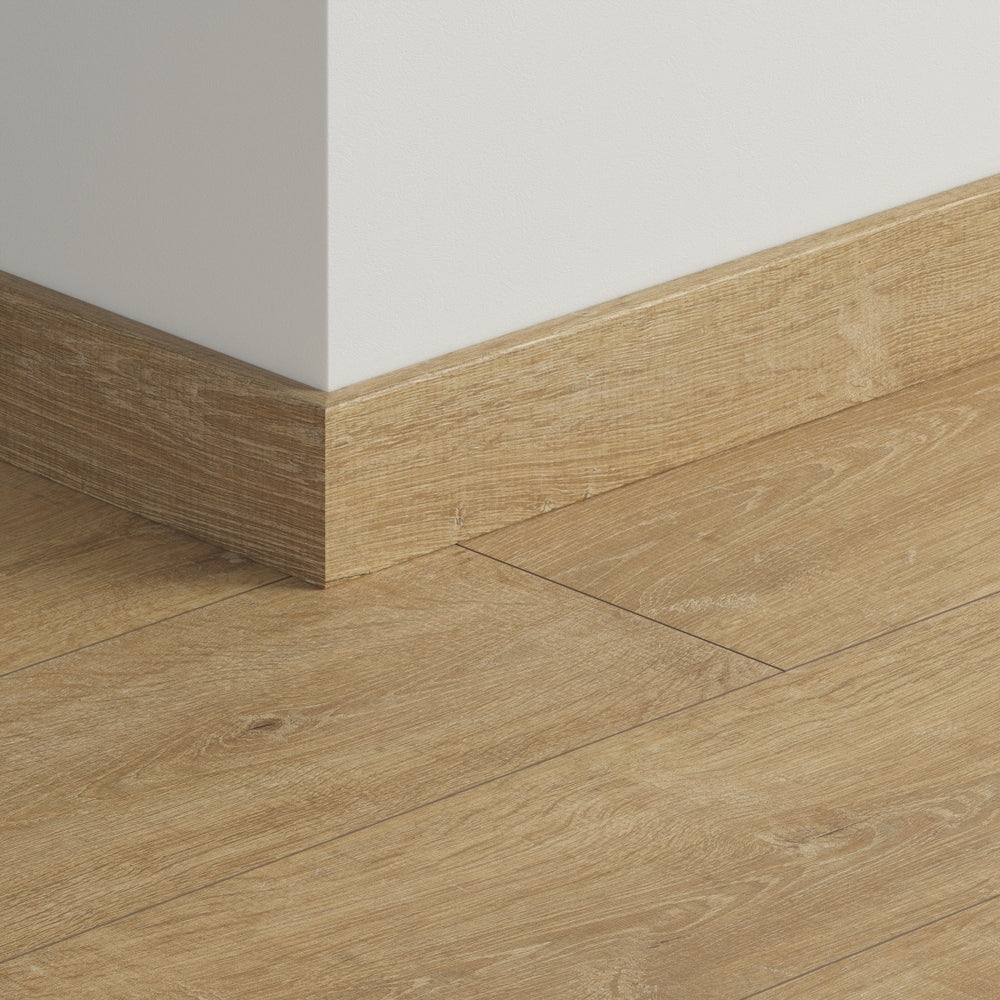 TopShots QSSK03578_QS_Laminate standard skirting_Installed_MAIN.jpg