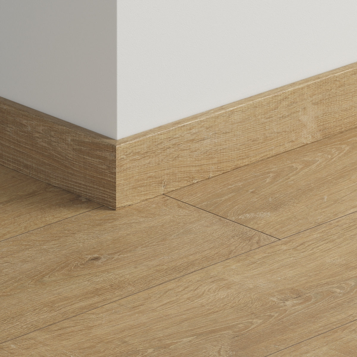 TopShots QSSK03578_QS_Laminate standard skirting_Installed_MAIN.jpg